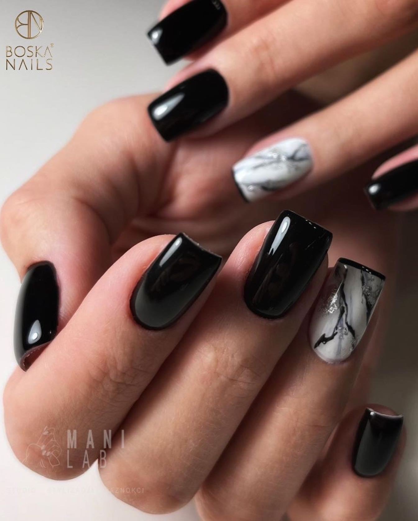 Esmalte Semipermanente Black Hell Nº302 - 6ml